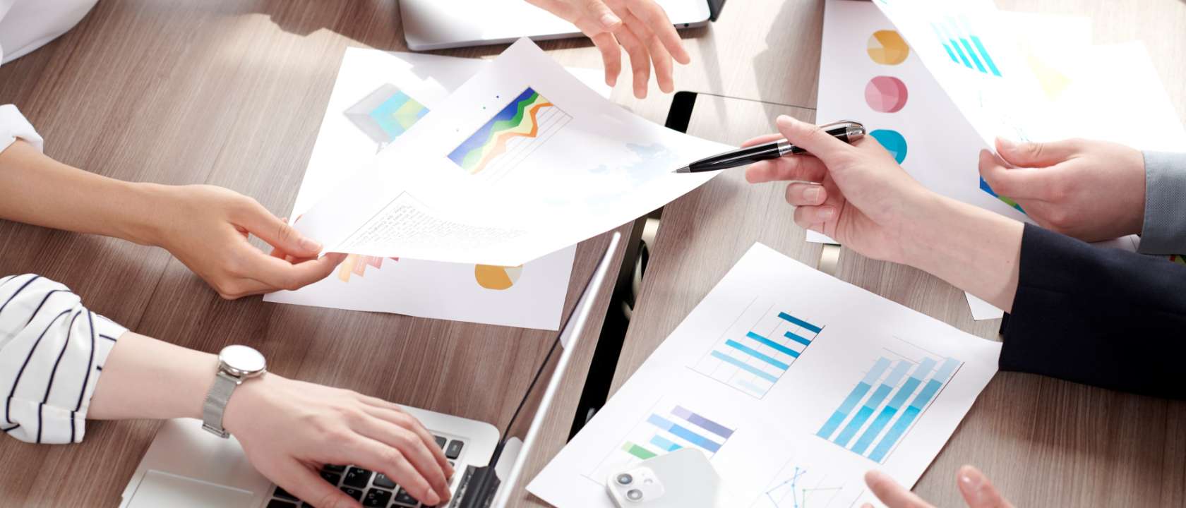 会議のイメージ写真